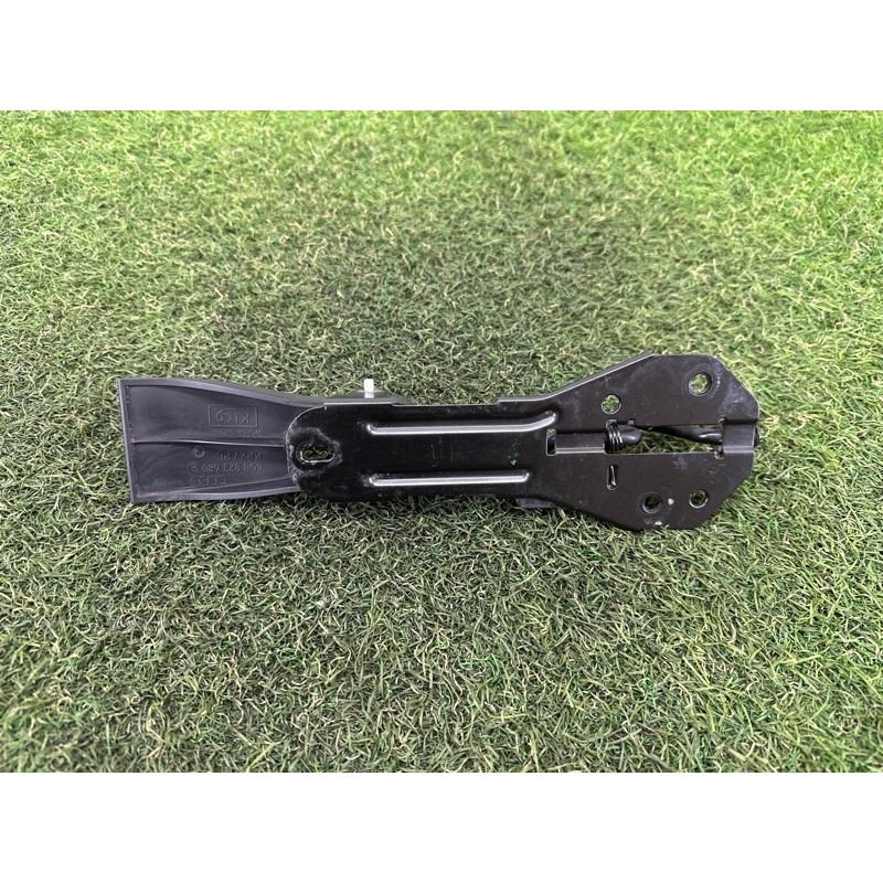 Замок капота (кузов и элементы) AUDI A7 4G 2012 3.0 CGXB 4G8823480B