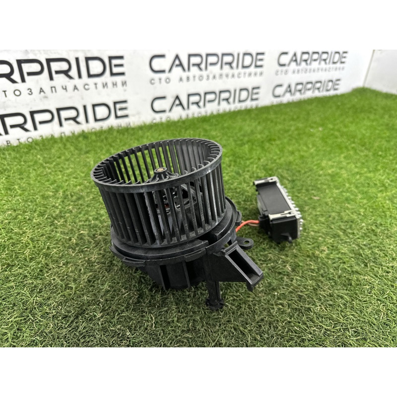 Мотор печки (отопление и кондиционирование) AUDI A4 B8 2012 2.0 CAEB 8K1820021C
