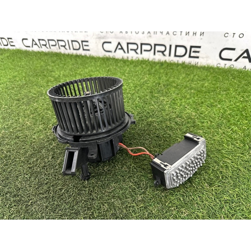 Мотор печки (отопление и кондиционирование) AUDI A4 B8 2012 2.0 CAEB 8K1820021C