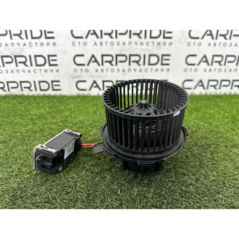 Мотор печки (отопление и кондиционирование) AUDI A4 B8 2012 2.0 CAEB 8K1820021C