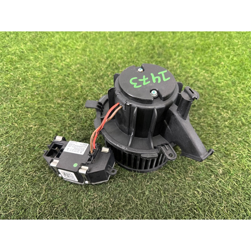 Мотор печки (отопление и кондиционирование) AUDI A4 B8 2012 2.0 CAEB 8K1820021C