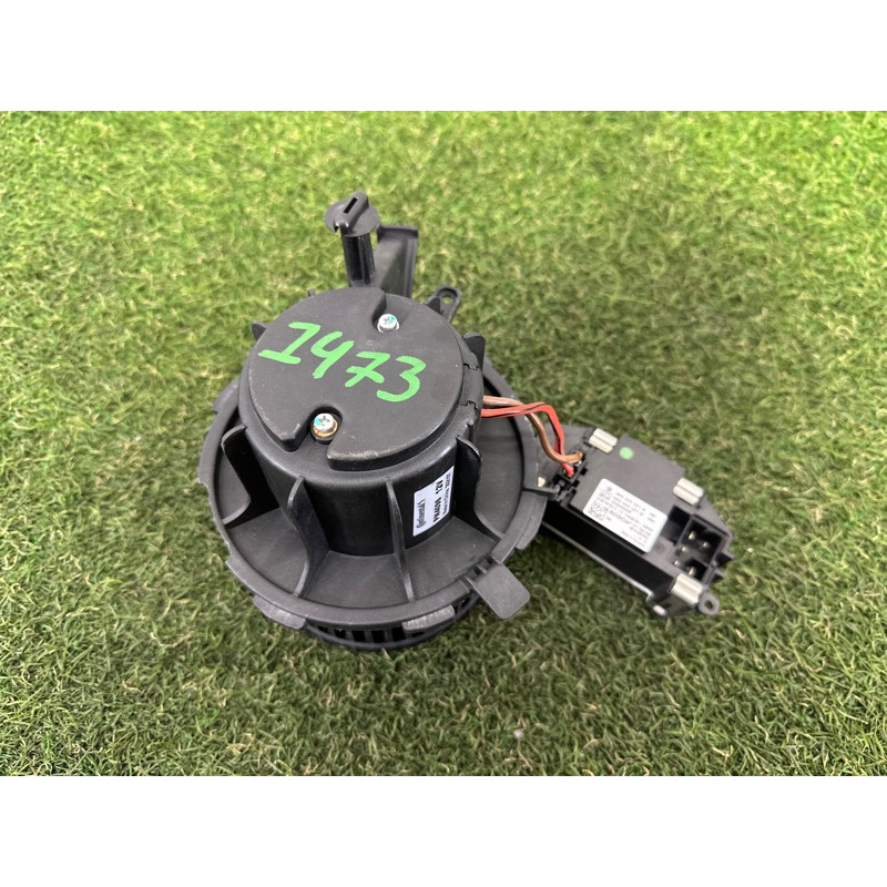 Мотор печки (отопление и кондиционирование) AUDI A4 B8 2012 2.0 CAEB 8K1820021C