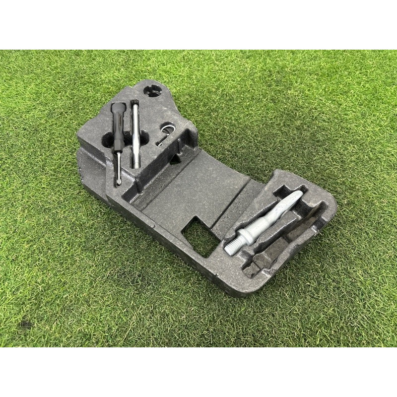 Комплект инструмента (аксессуары) Volkswagen Touareg NF 2015 3.6 CGRA 7P0012112F