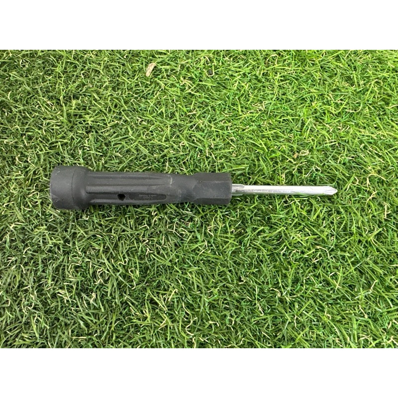 Комплект инструмента (аксессуары) Volkswagen Touareg NF 2015 3.6 CGRA 7P0012112F