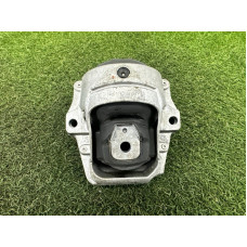 Подушка двигателя