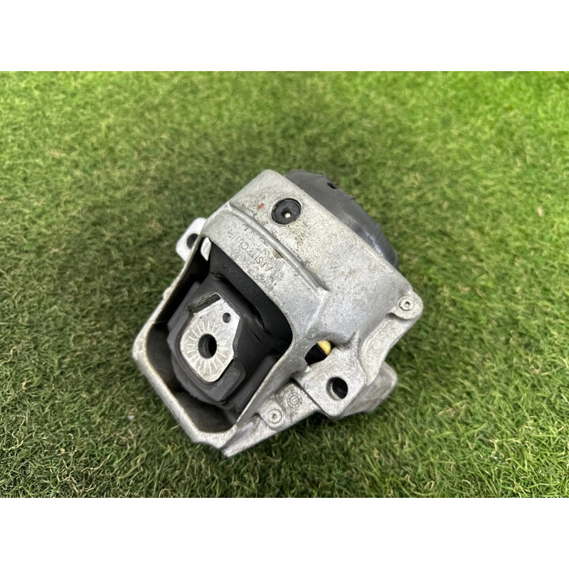 Подушка двигателя (двигатель и элементы) AUDI A4 B8 2012 2.0 CAEB 8R0198381C