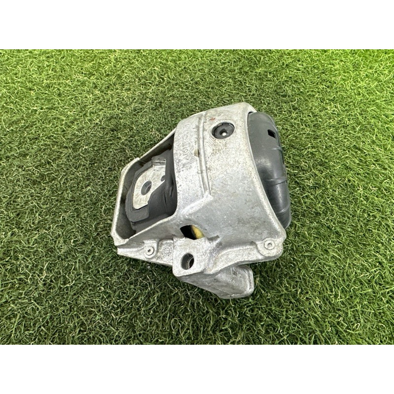 Подушка двигателя (двигатель и элементы) AUDI A4 B8 2012 2.0 CAEB 8R0198381C