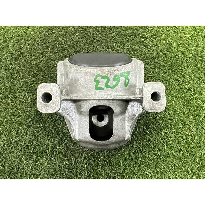 Подушка двигателя (двигатель и элементы) AUDI A4 B8 2012 2.0 CAEB 8R0198381C