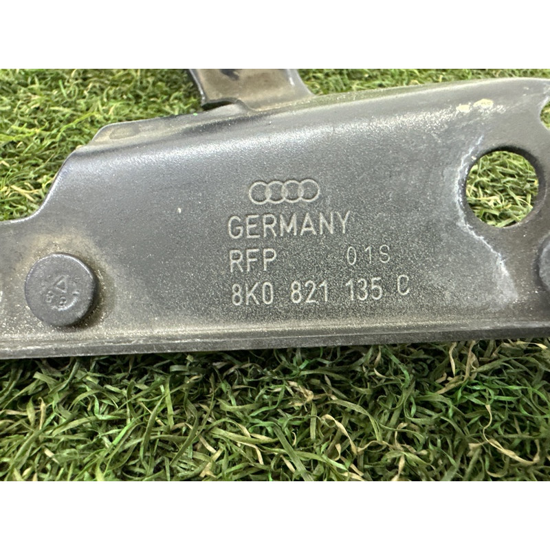 Крепление крыла (кузов и элементы) AUDI A4 B8 2012 2.0 CAEB 8K0821135P