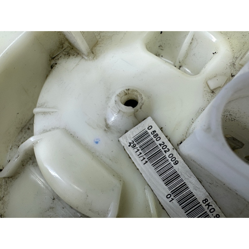 Топливный насос (топливная система) AUDI A4 B8 2012 2.0 CAEB 8K0919051G