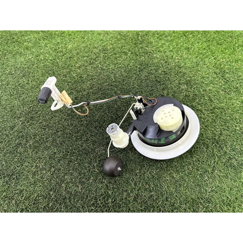 Датчик уровня топлива (электрика / датчики) AUDI A4 B8 2012 2.0 CAEB 8K0201301C