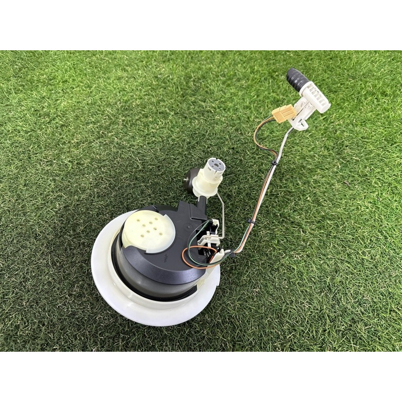 Датчик уровня топлива (электрика / датчики) AUDI A4 B8 2012 2.0 CAEB 8K0201301C