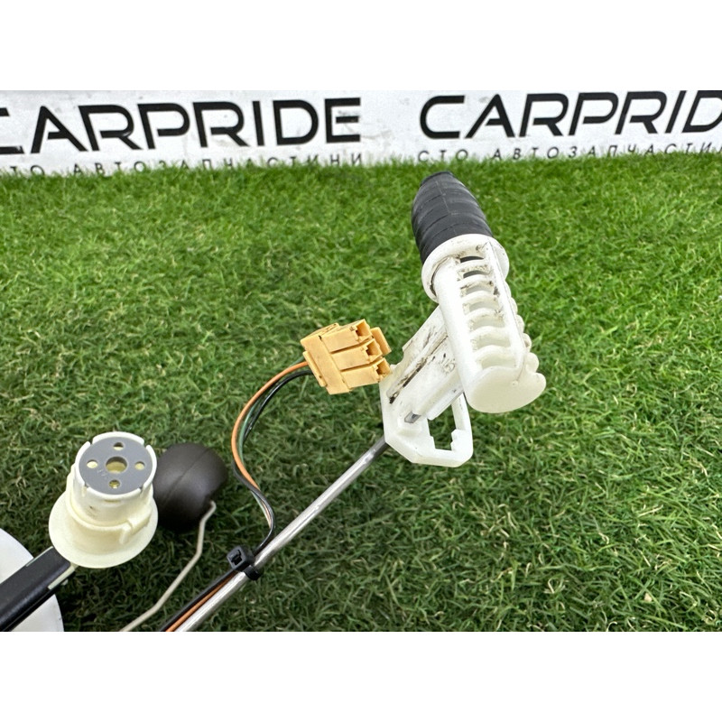 Датчик уровня топлива (электрика / датчики) AUDI A4 B8 2012 2.0 CAEB 8K0201301C