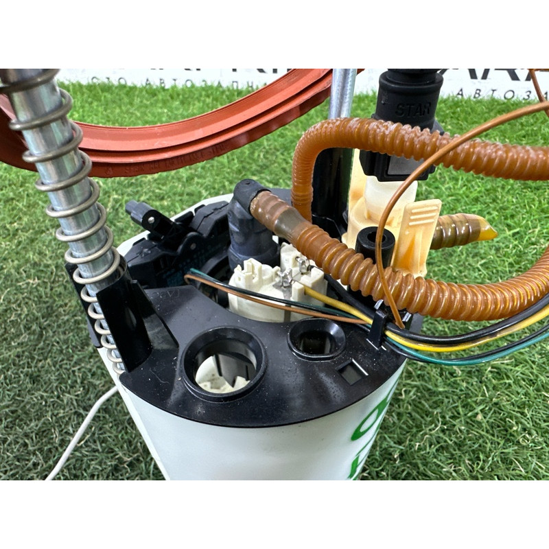 Топливный насос (топливная система) AUDI Q5 8R 2012 2.0 CAEB 8R0919051N001