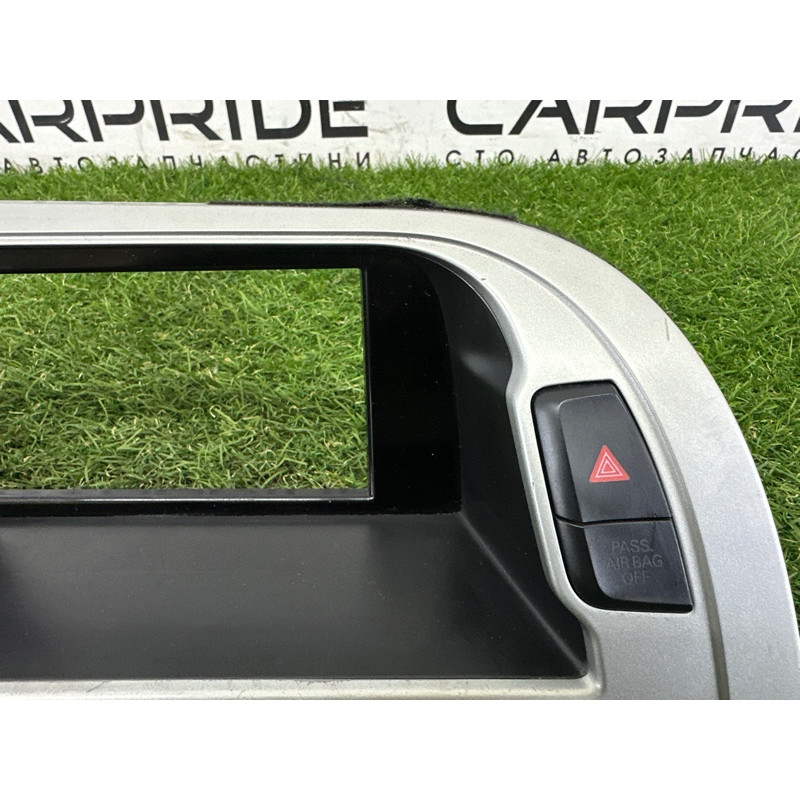 Декоративна накладка торпеди (салон) AUDI A4 B8 2012 2.0 CAEB 8K1857186GR66