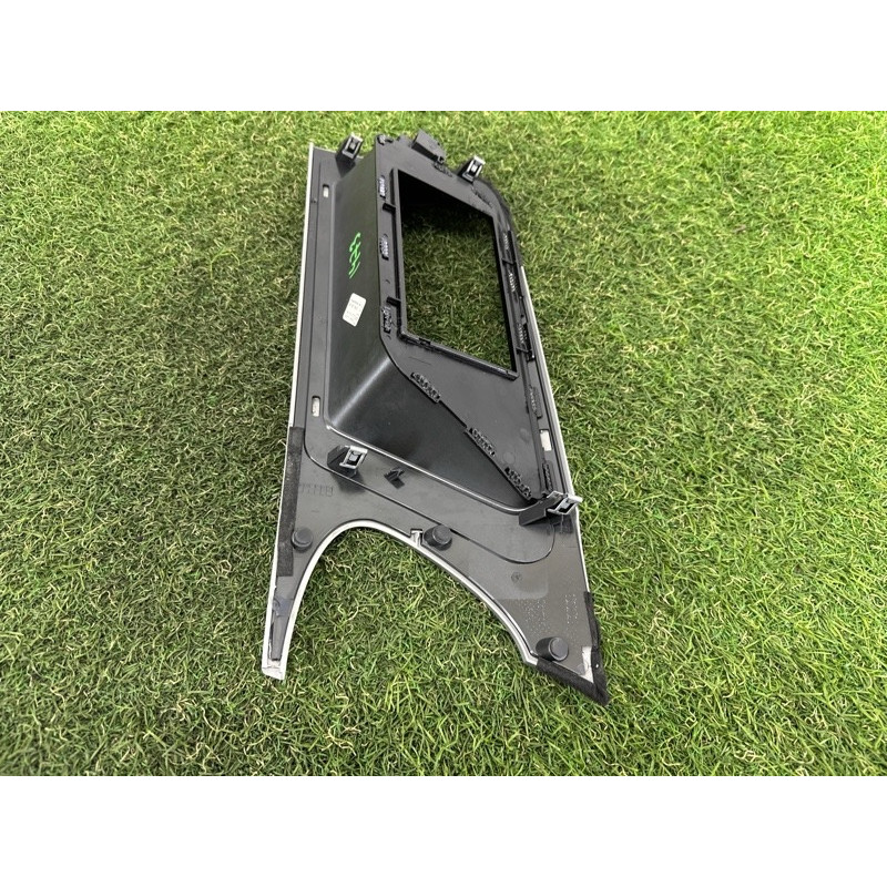 Декоративна накладка торпеди (салон) AUDI A4 B8 2012 2.0 CAEB 8K1857186GR66