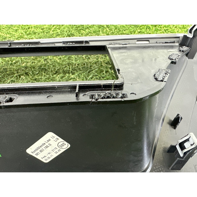 Декоративна накладка торпеди (салон) AUDI A4 B8 2012 2.0 CAEB 8K1857186GR66