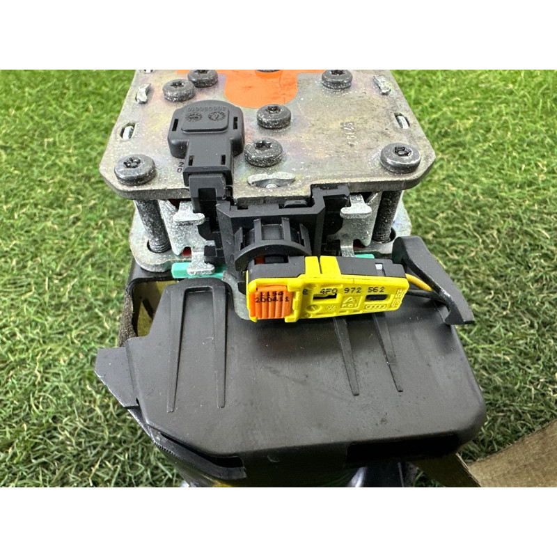 Ремень безопасности (airbag / безопасность) AUDI A4 B8 2012 2.0 CAEB 8K1857705JTPU