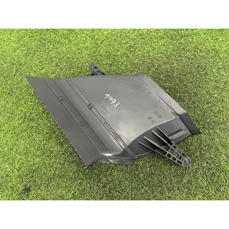 Воздухозаборник (впускная система) AUDI A4 B8 2012 2.0 CAEB 8K0129617