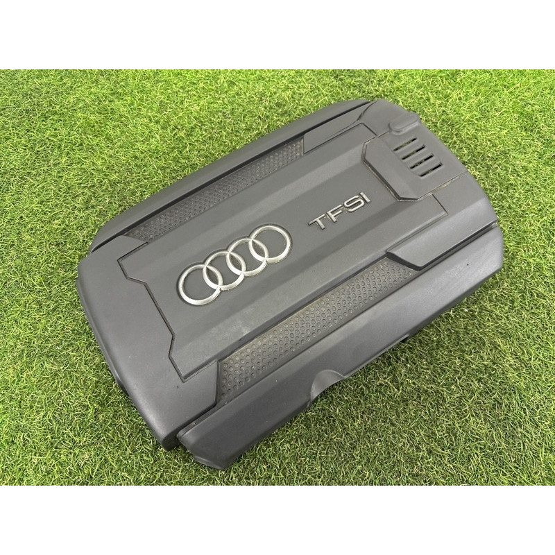Декоративная крышка двигателя (двигатель и элементы) AUDI A3 8V 2015 1.8 CNSB 06K103925K