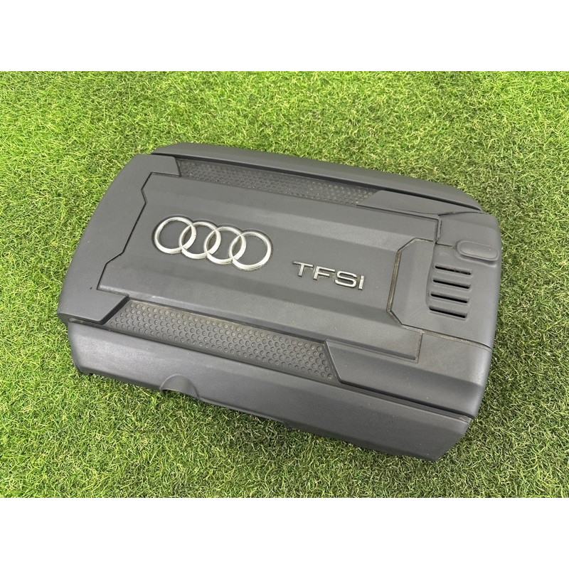 Декоративная крышка двигателя (двигатель и элементы) AUDI A3 8V 2015 1.8 CNSB 06K103925K