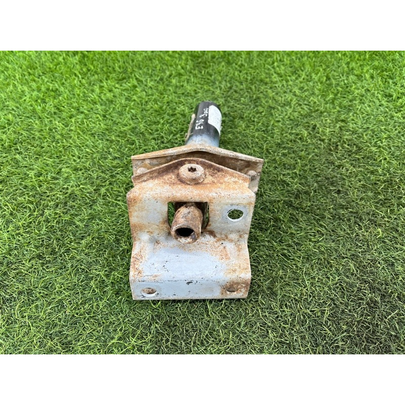 Кронштейн усилителя бампера (стекла и зеркала) BMW 3-series E36 51128119261