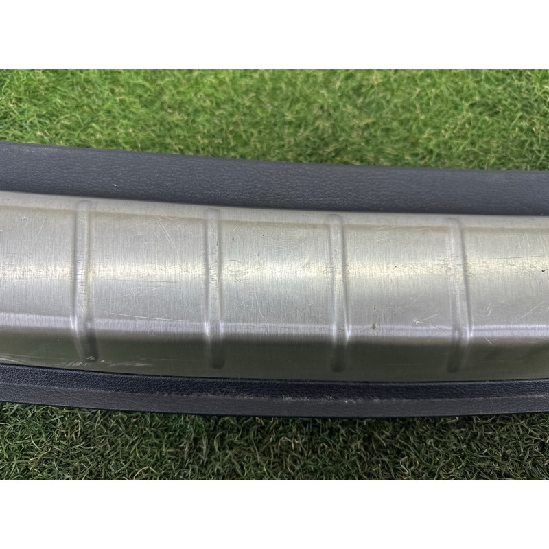 Накладка замка крышки багажника (салон) BMW X1 F48 2016 2.0 B46B20 51477413689