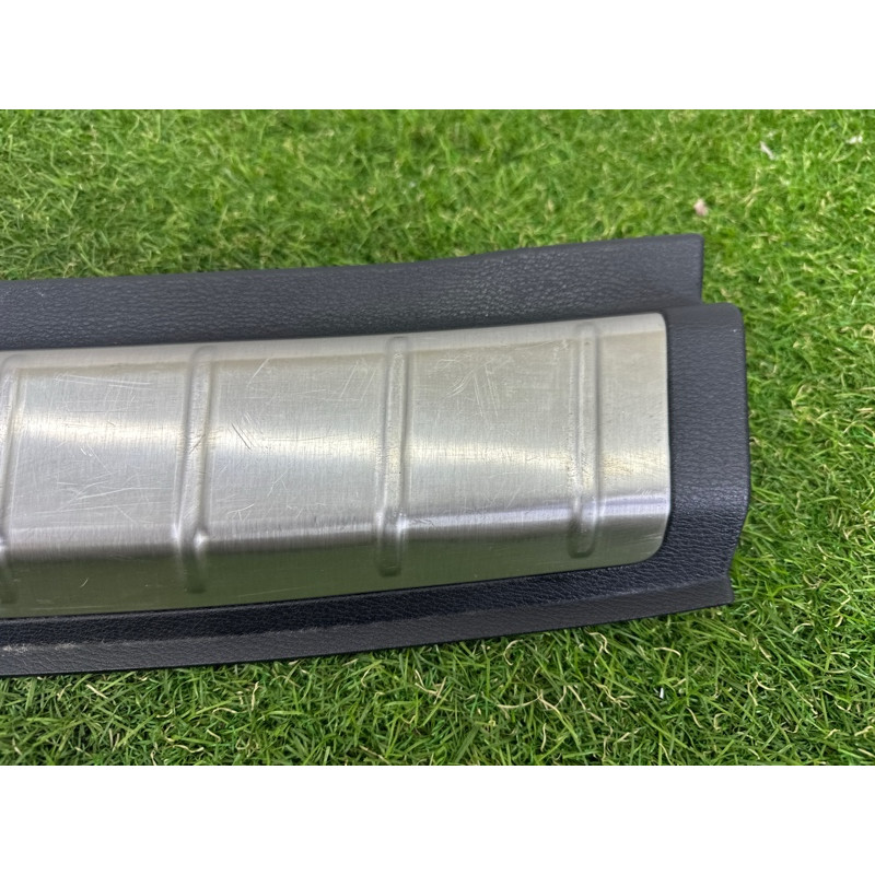 Накладка замка крышки багажника (салон) BMW X1 F48 2016 2.0 B46B20 51477413689