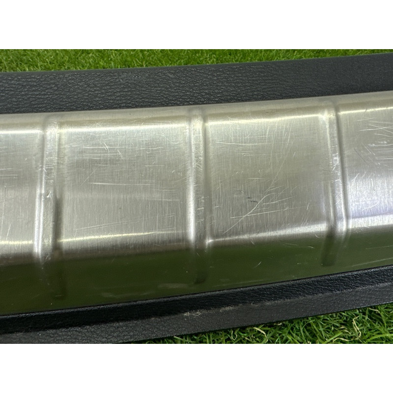 Накладка замка крышки багажника (салон) BMW X1 F48 2016 2.0 B46B20 51477413689