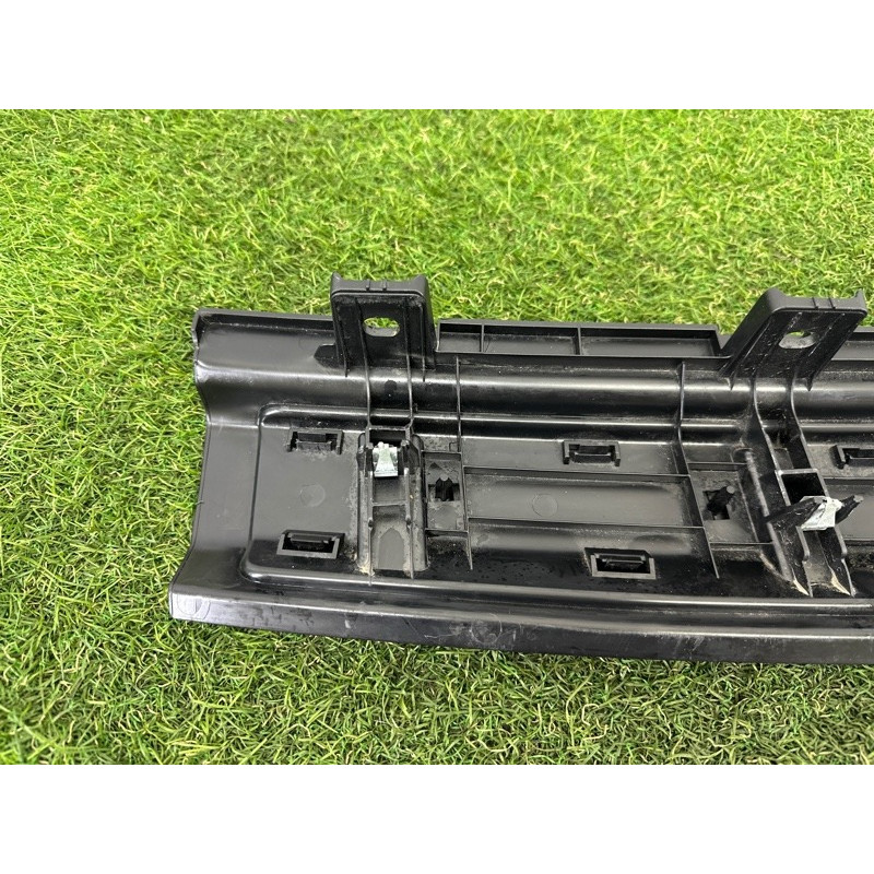 Накладка замка крышки багажника (салон) BMW X1 F48 2016 2.0 B46B20 51477413689