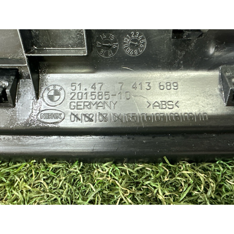 Накладка замка крышки багажника (салон) BMW X1 F48 2016 2.0 B46B20 51477413689