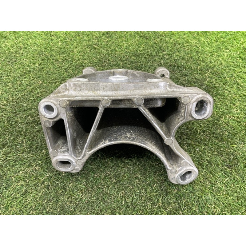 Кронштейн АКПП (трансмиссия) Jeep Grand Cherokee WK2 2017 3.6 68275992AA