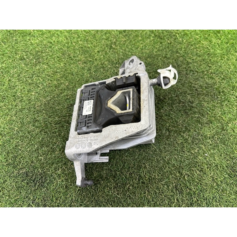 Подушка двигателя (двигатель и элементы) BMW X1 F48 2016 2.0 B46B20 22118835566