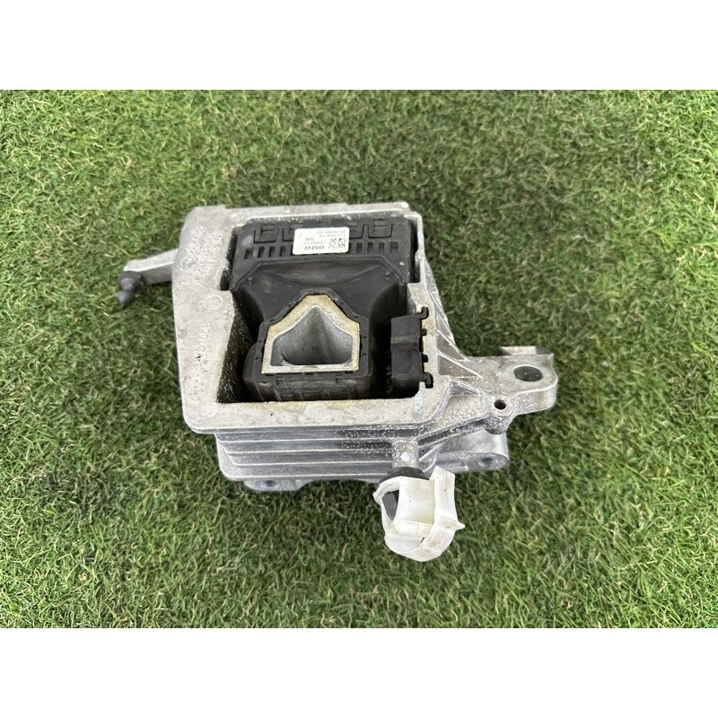 Подушка двигателя (двигатель и элементы) BMW X1 F48 2016 2.0 B46B20 22118835566