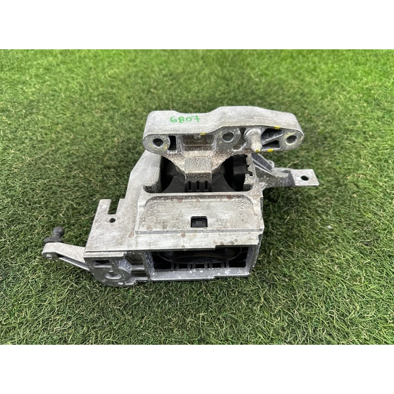 Подушка двигателя (двигатель и элементы) BMW X1 F48 2016 2.0 B46B20 22118835566