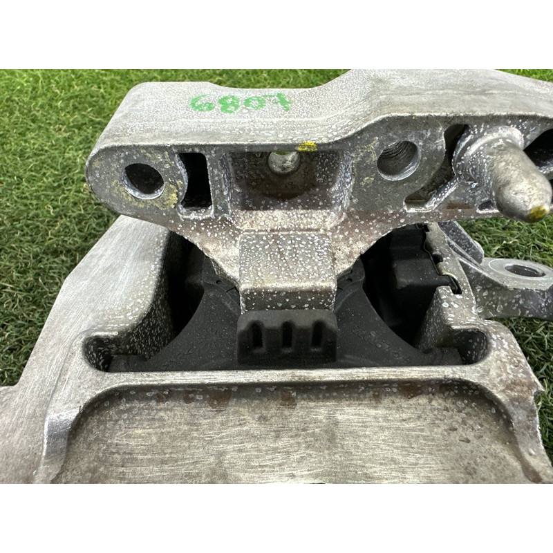 Подушка двигателя (двигатель и элементы) BMW X1 F48 2016 2.0 B46B20 22118835566