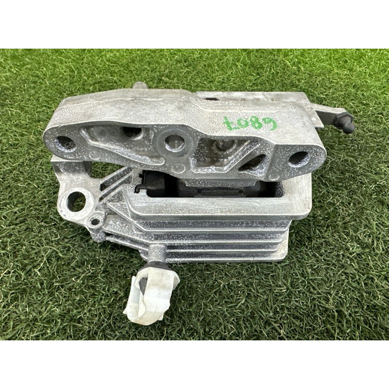 Подушка двигателя (двигатель и элементы) BMW X1 F48 2016 2.0 B46B20 22118835566