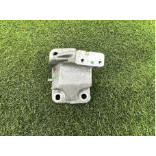 Кронштейн подушки двигателя