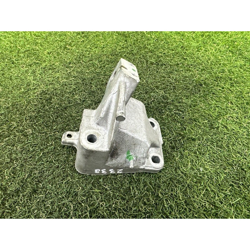 Кронштейн подушки двигателя (кронштейны двигателя) Jeep Grand Cherokee WK2 2017 68275984AA