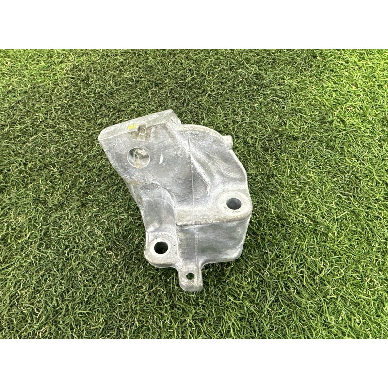 Кронштейн подушки двигателя (кронштейны двигателя) Jeep Grand Cherokee WK2 2020 3.6 68275984AA