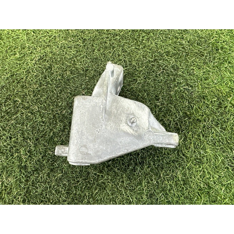 Кронштейн подушки двигателя (кронштейны двигателя) Jeep Grand Cherokee WK2 2020 3.6 68275984AA