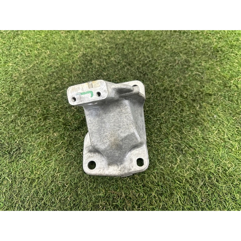 Кронштейн подушки двигателя (кронштейны двигателя) Jeep Grand Cherokee WK2 2020 3.6 68252524AA