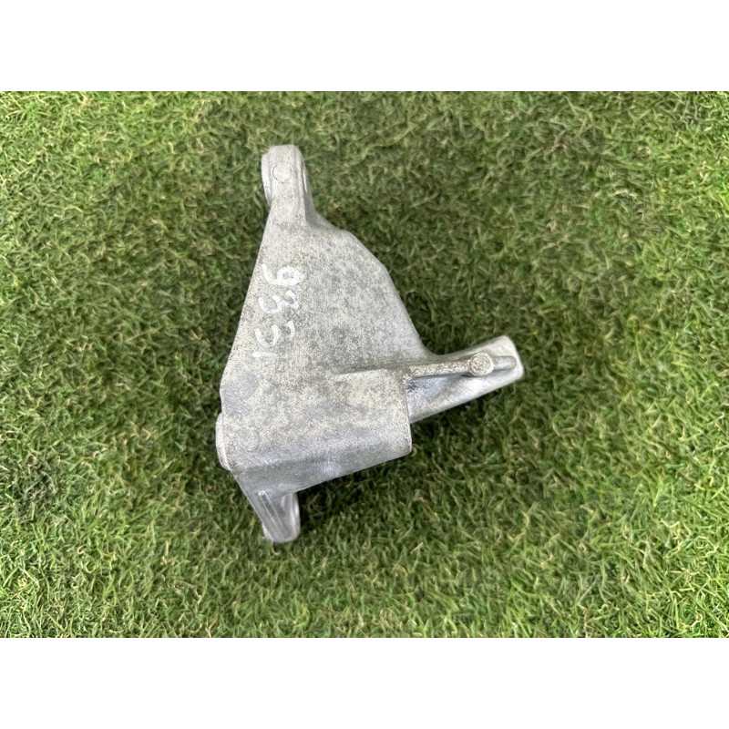 Кронштейн подушки двигателя (кронштейны двигателя) Jeep Grand Cherokee WK2 2020 3.6 68252524AA