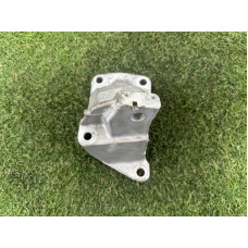 Кронштейн подушки двигателя