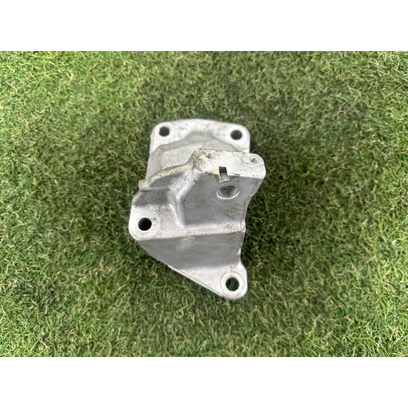 Кронштейн подушки двигателя (кронштейны двигателя) Jeep Grand Cherokee WK2 2017 68252524AA