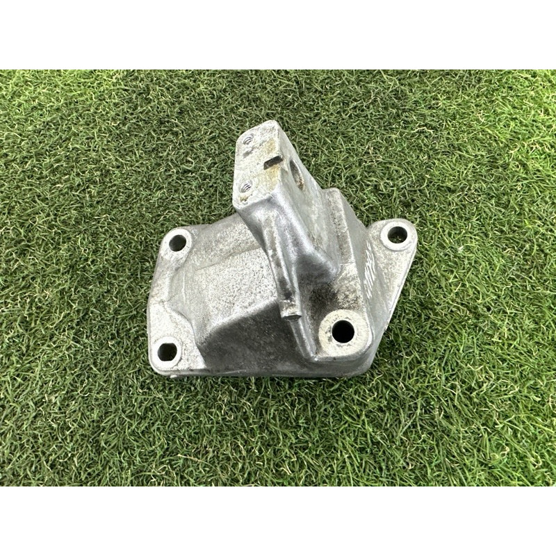 Кронштейн подушки двигателя (кронштейны двигателя) Jeep Grand Cherokee WK2 2017 3.6 68252524AA