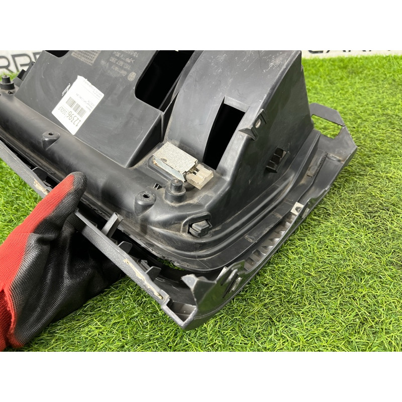 Бардачок (салон) Volkswagen Golf 1K 2004 2.0 BKD 1K1857290