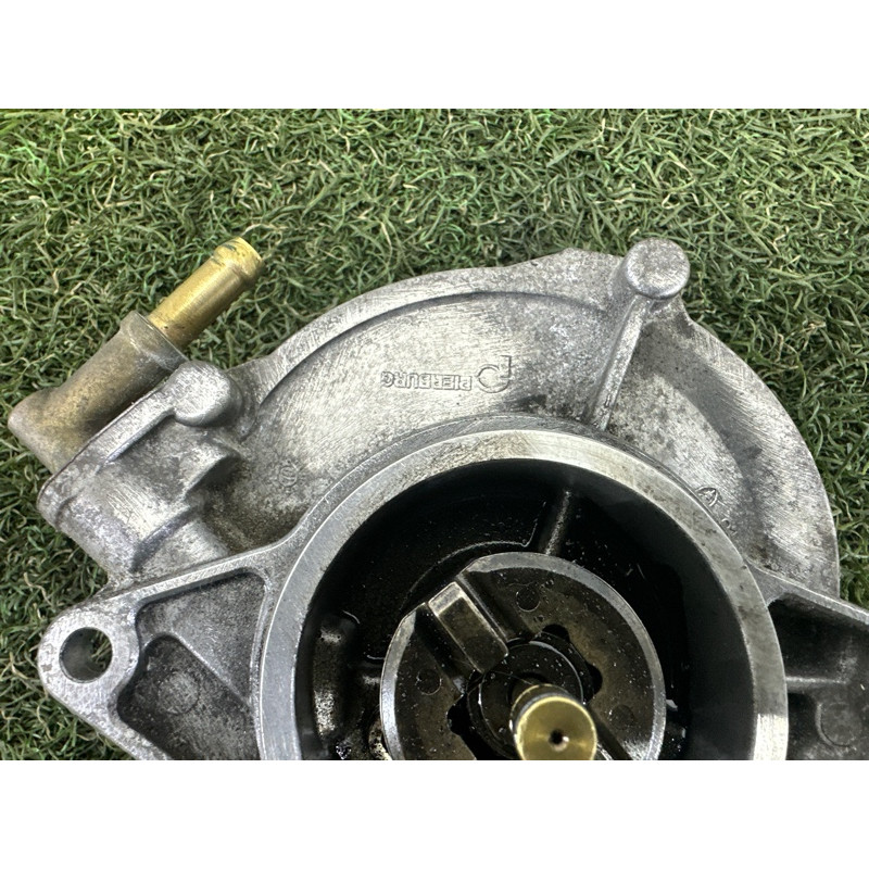 Вакуумный насос (тормозная система) Volkswagen Touareg NF 2011 3.0 TDI 059145100H