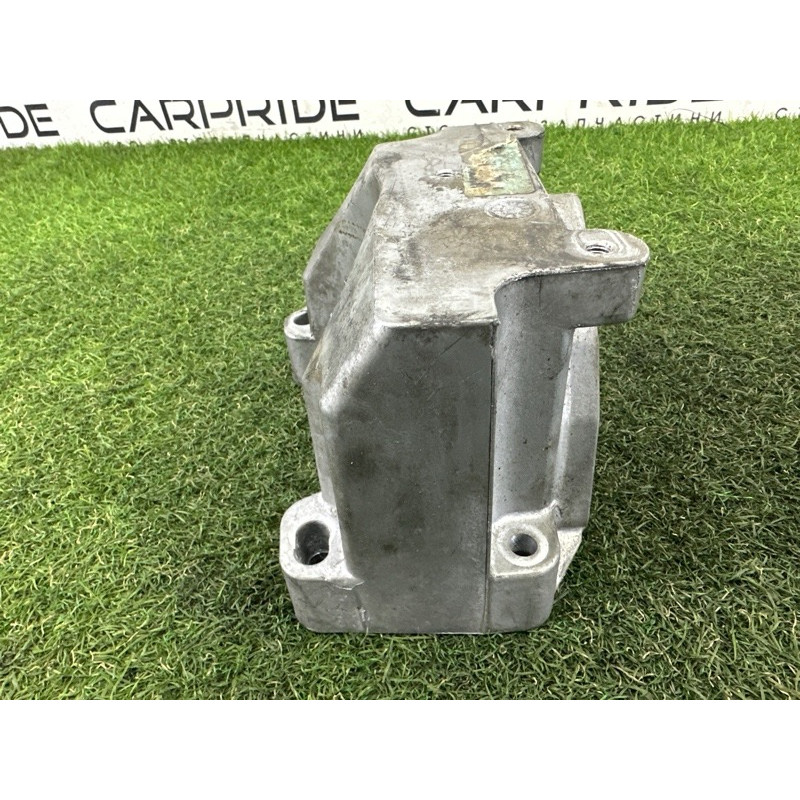 Кронштейн АКПП (трансмиссия) Jeep Grand Cherokee WK2 2017 68275992AA