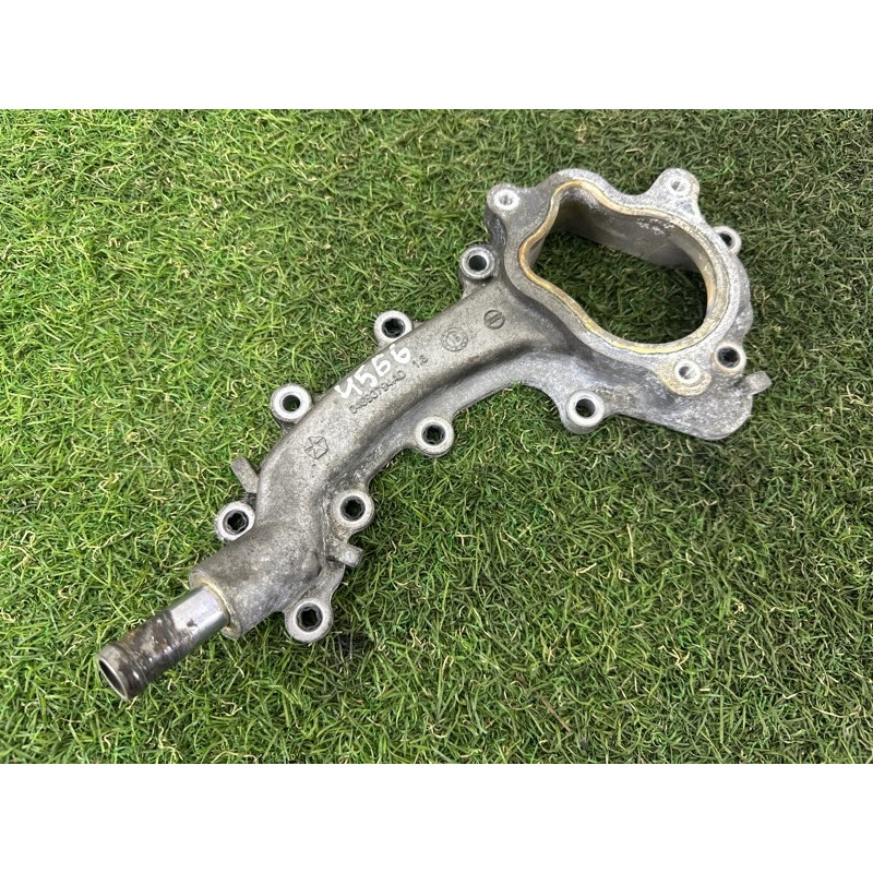 Фланец системы охлаждения (система охлаждения) Jeep Grand Cherokee WK2 2017 3.6 4893794AD